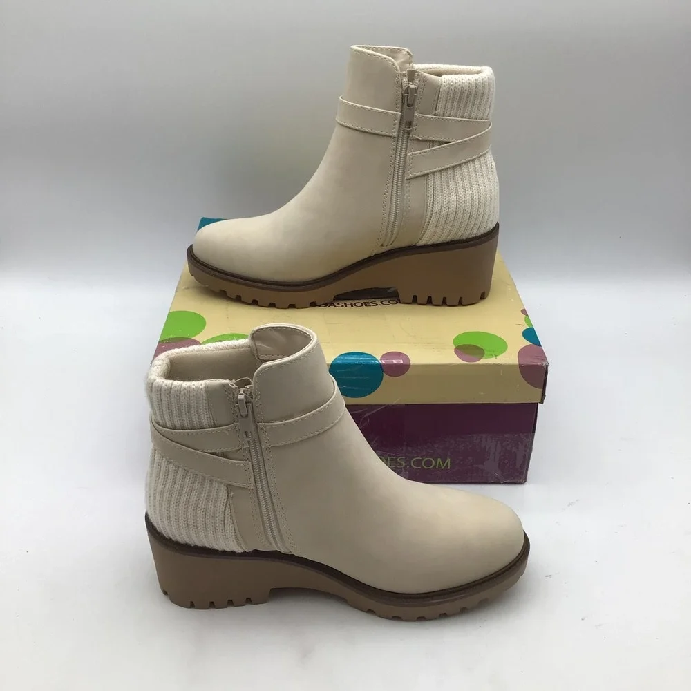 Soda Aeson-S Womens Beige Ankle Boots Ribbed Knit Lug Sole Booties Size 7 M‎ NEW